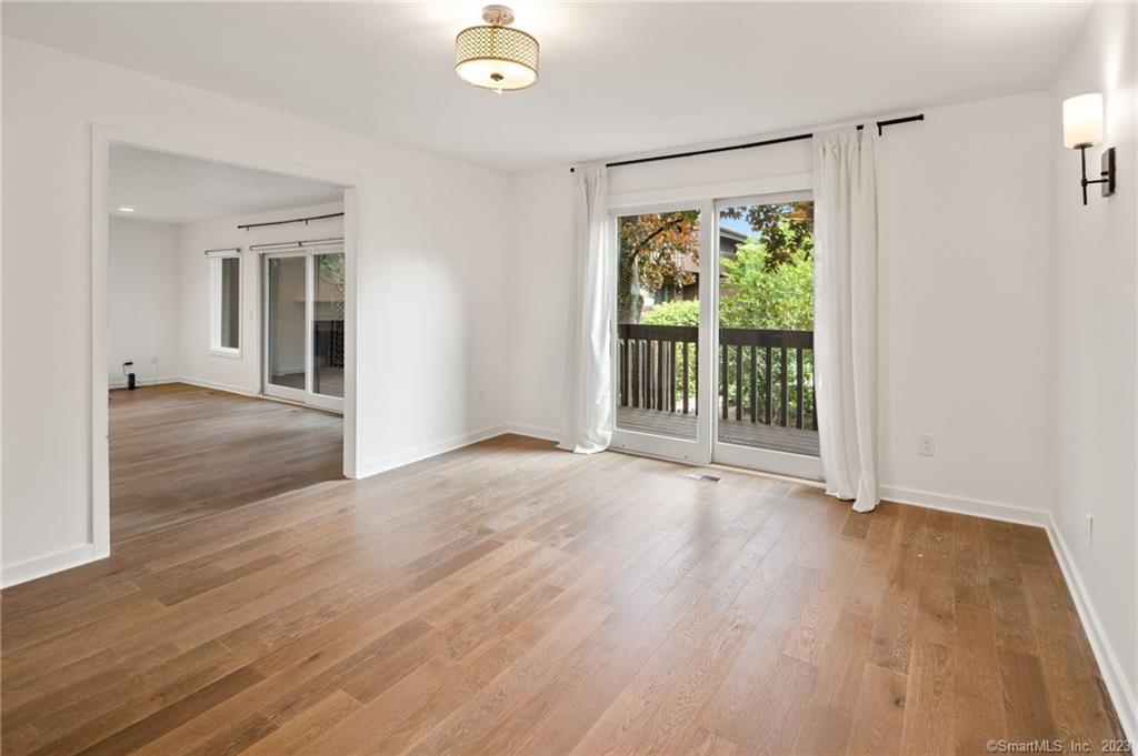 Photo 5 of 40 of 289 New Norwalk Road 5 townhome