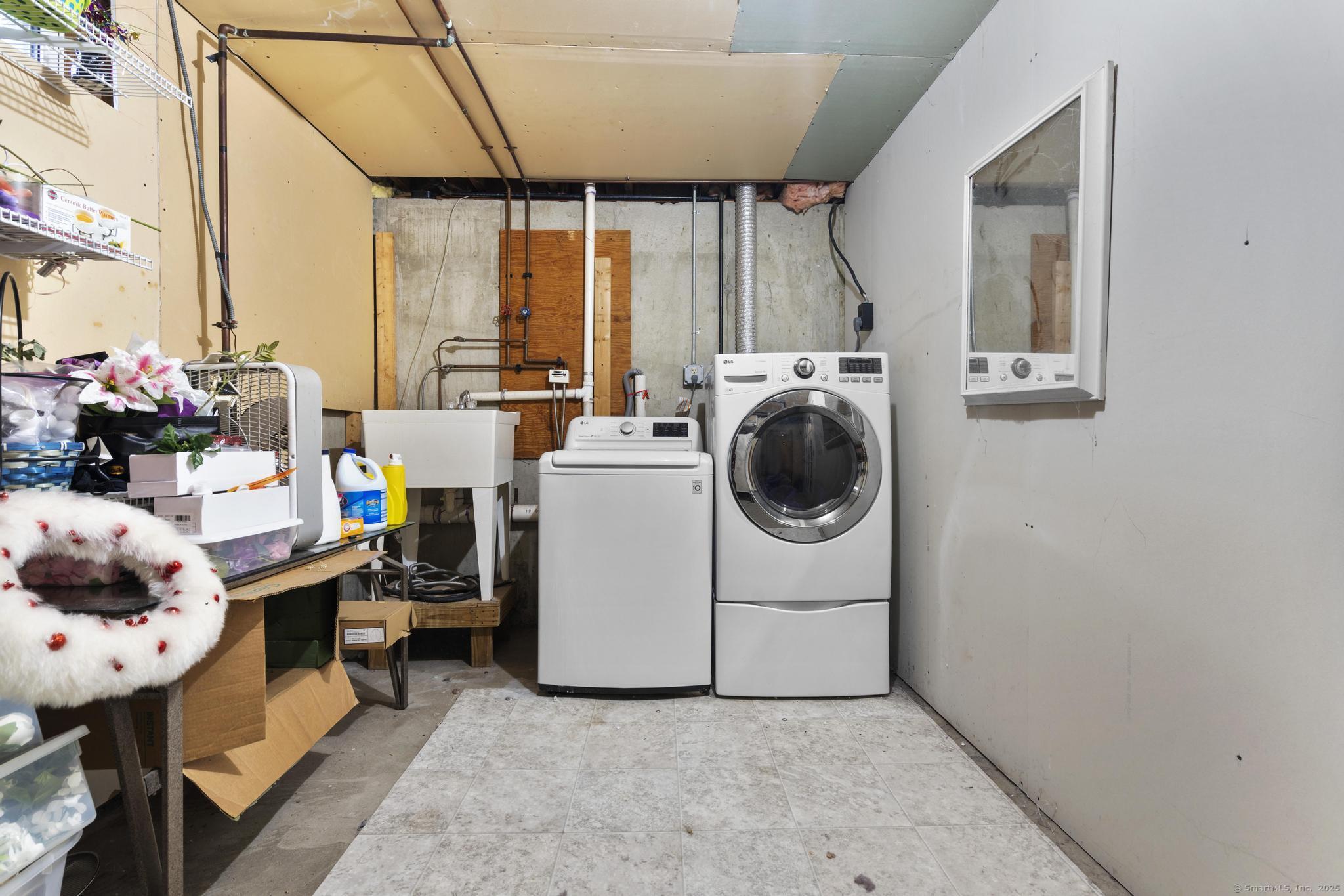 1147 Pembroke Street, Bridgeport, Connecticut image 26
