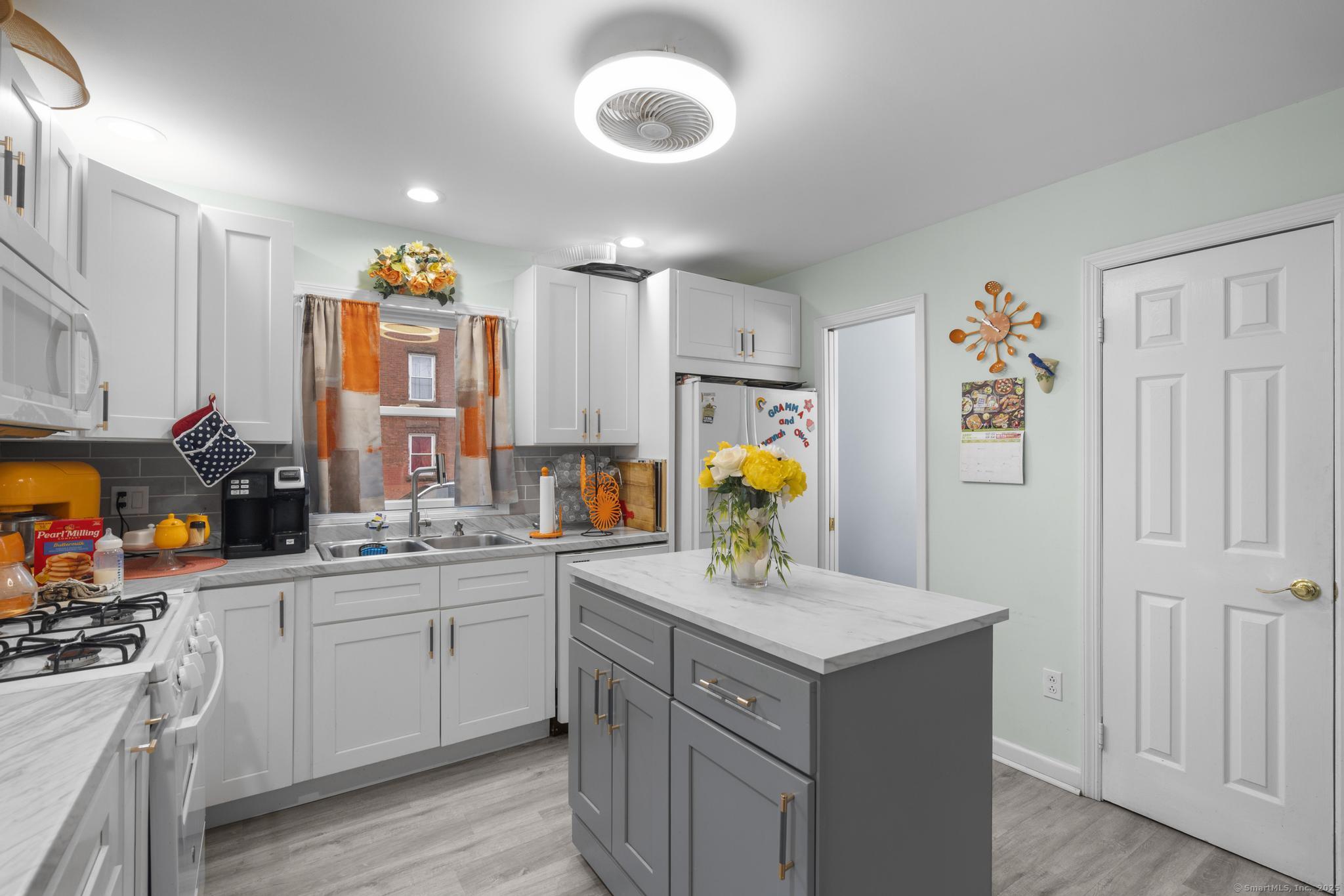 1147 Pembroke Street, Bridgeport, Connecticut image 10