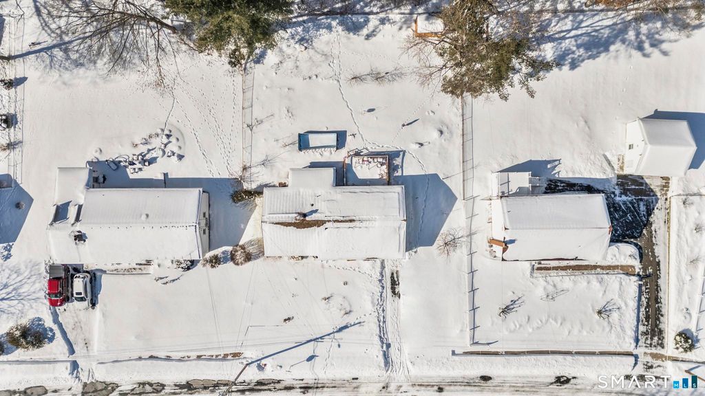 Photo of 33 Hilton Drive, East Hartford, CT 06118 (MLS # 24153531)