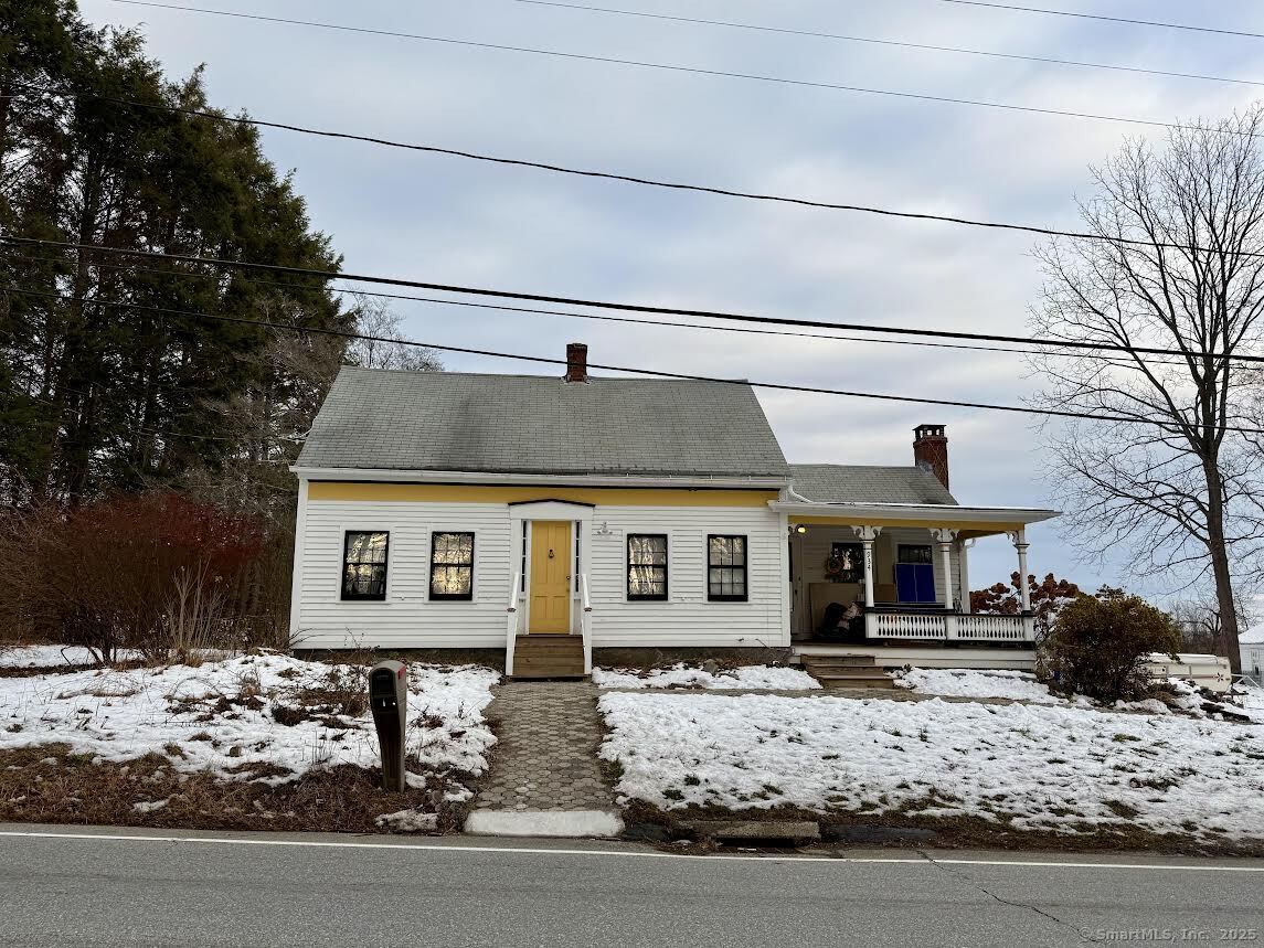 Property for Sale at Storrs Road, Mansfield, Connecticut - Bedrooms: 6 
Bathrooms: 4 
Rooms: 13  - $424,900