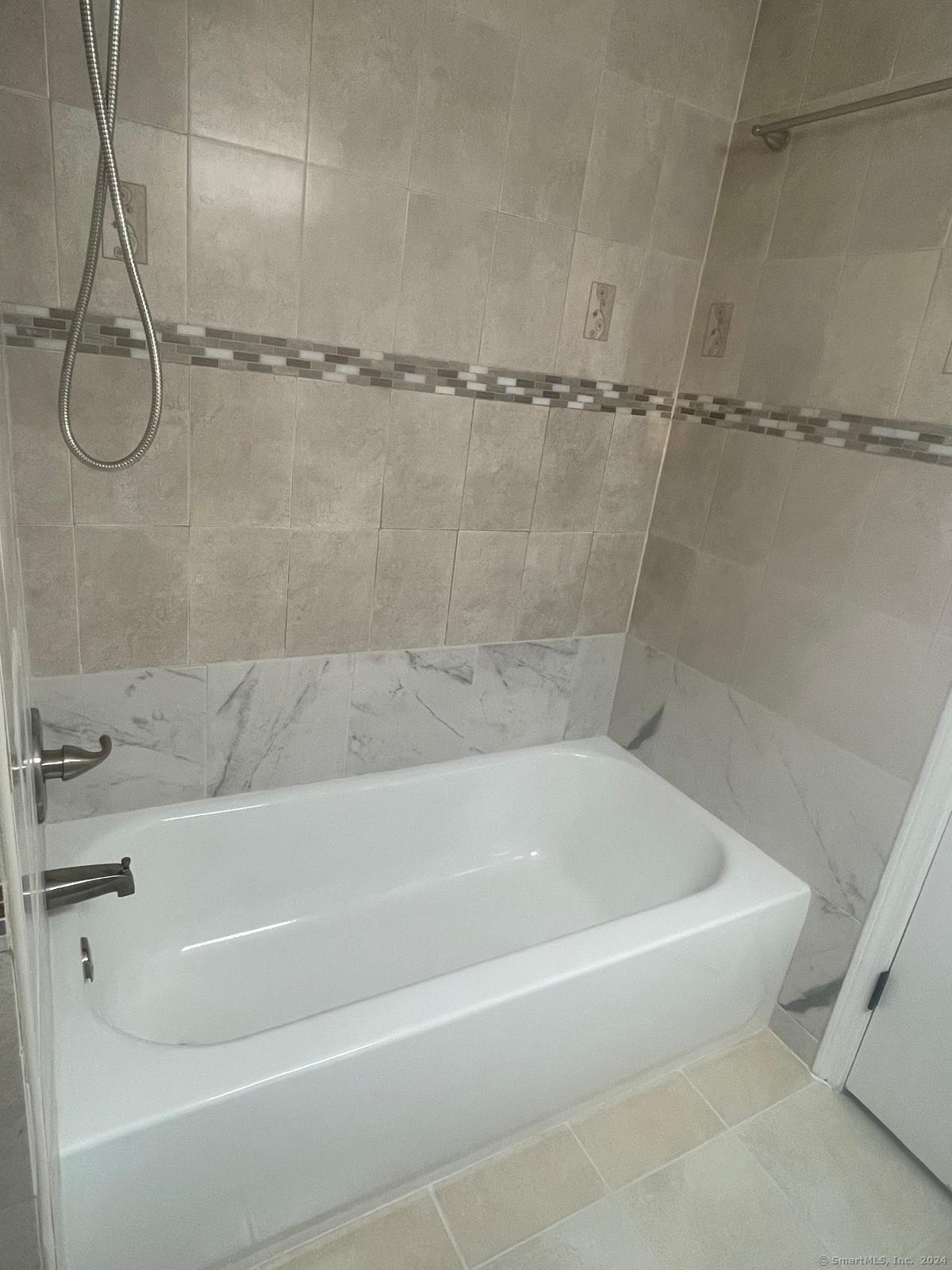 17 Harrison Place #APT C, Hartford, Connecticut image 12