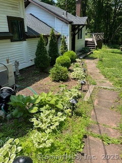 Rental Property at Toddy Hill Road, Newtown, Connecticut - Bedrooms: 1 
Bathrooms: 1 
Rooms: 3  - $1,850 MO.
