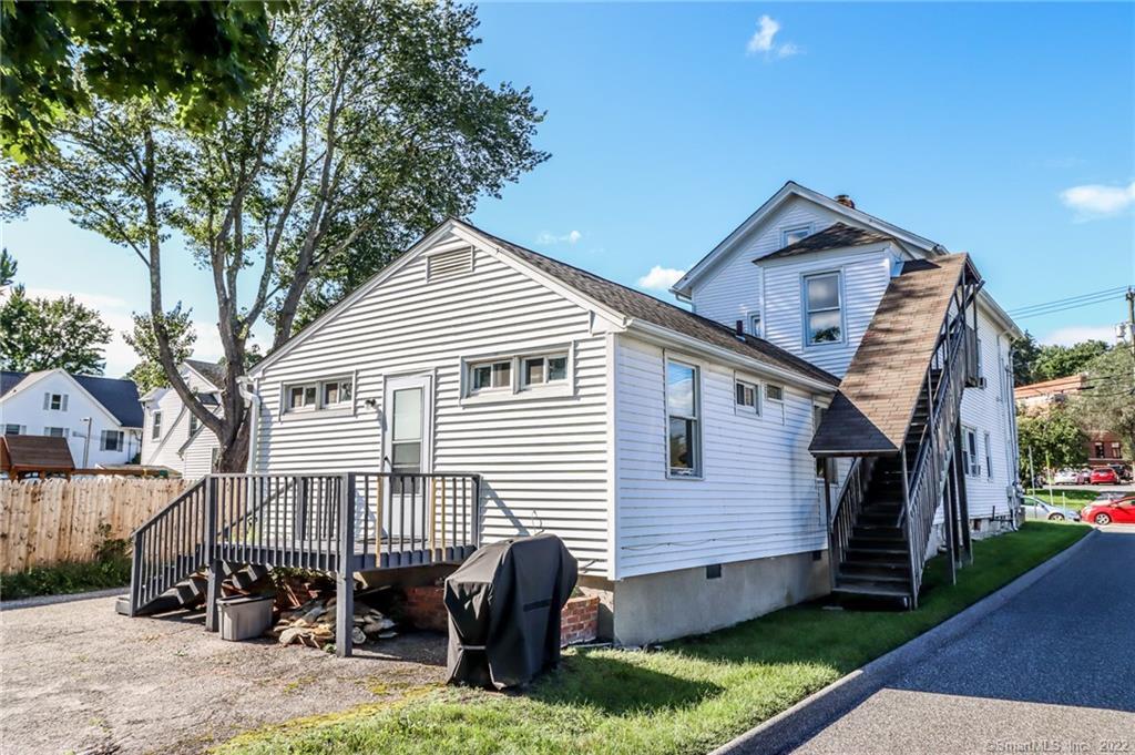 Photo 1 of Elm Street 4, New Milford, Connecticut, $1,495, Web #: 24088973