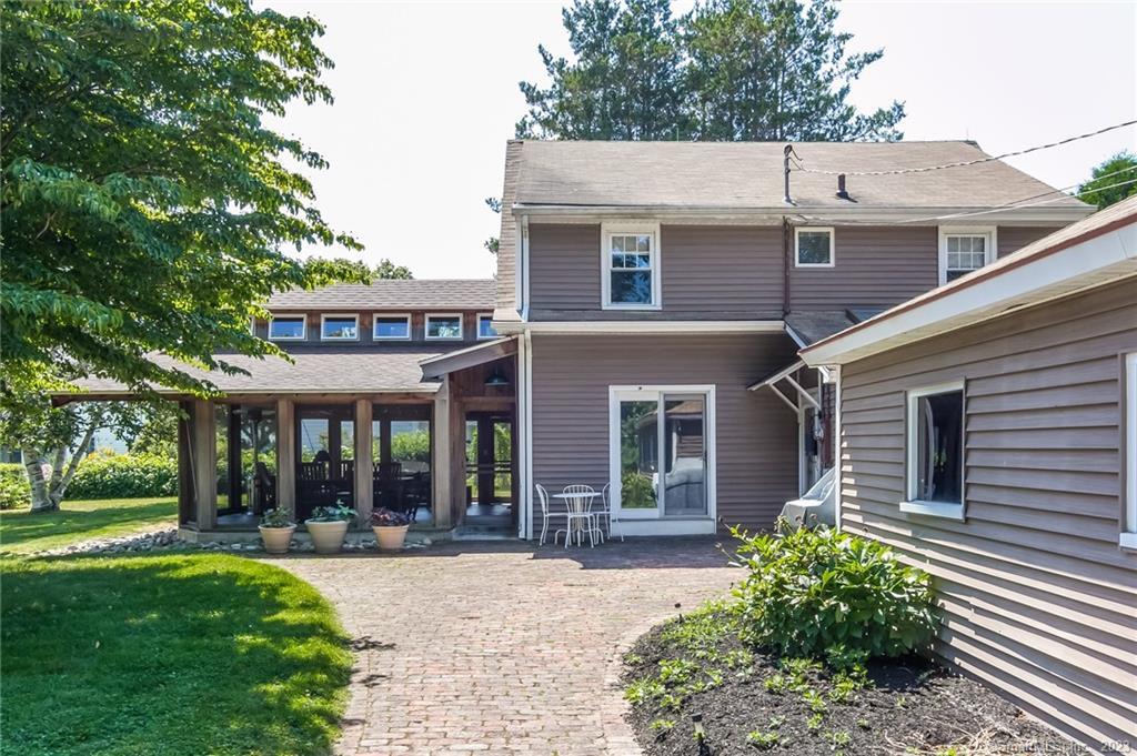 116 Overshores Drive East