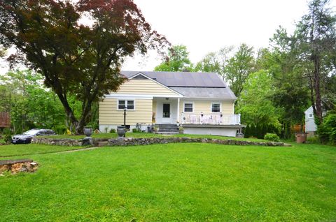 54 Swampscott Road Stamford CT 06905