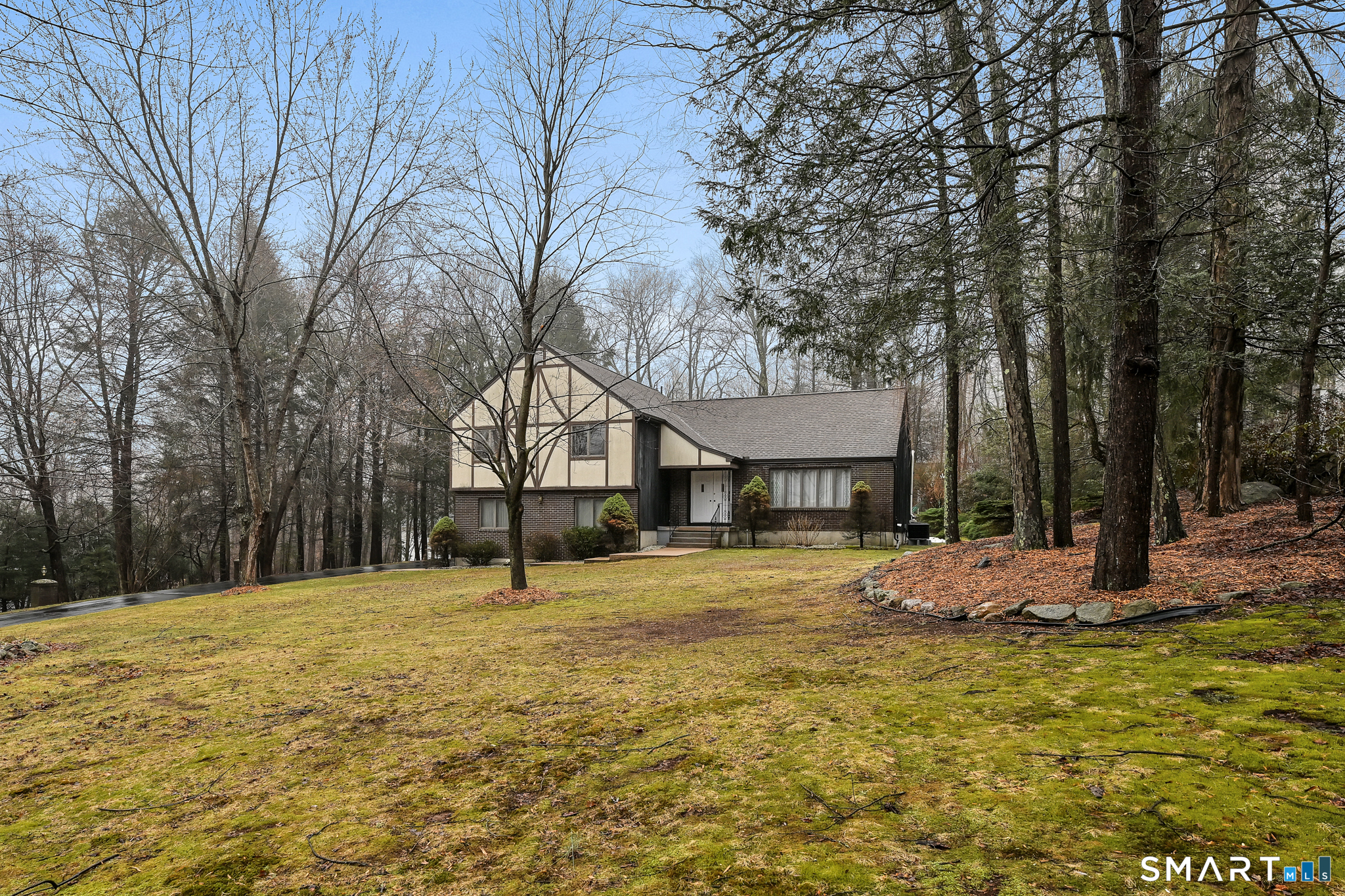 7 Rolling Ridge Court