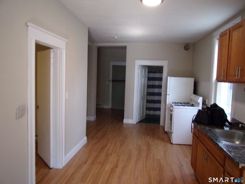 Multifamily For Rent - 158 High Street #1ST FLR SOUTH<br/> New Britain, CT 06051