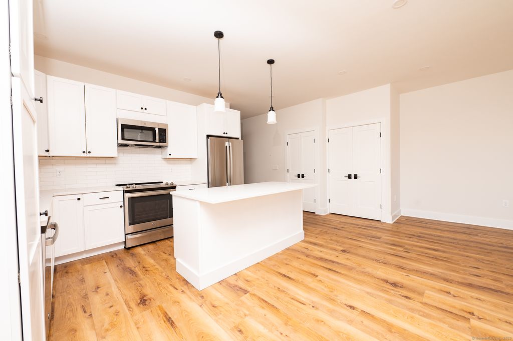 Photo of 138 Boston Post Road #3, East Lyme, CT 06333 (MLS # 24130423)