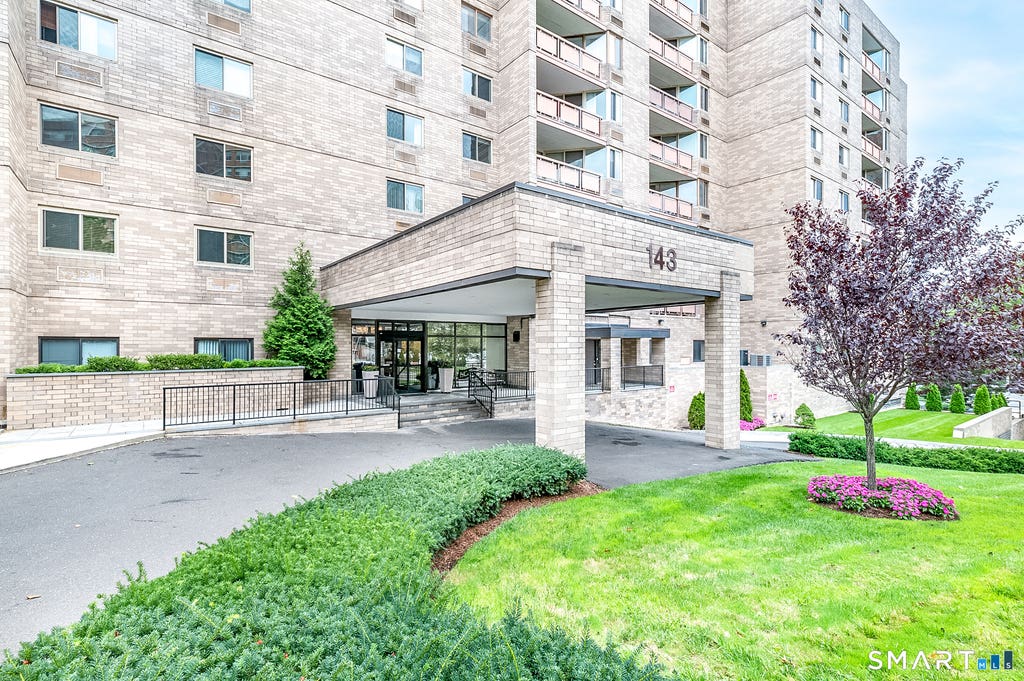 Photo of 143 Hoyt Street #7F/7G, Stamford, CT 06905 (MLS # 24200107)