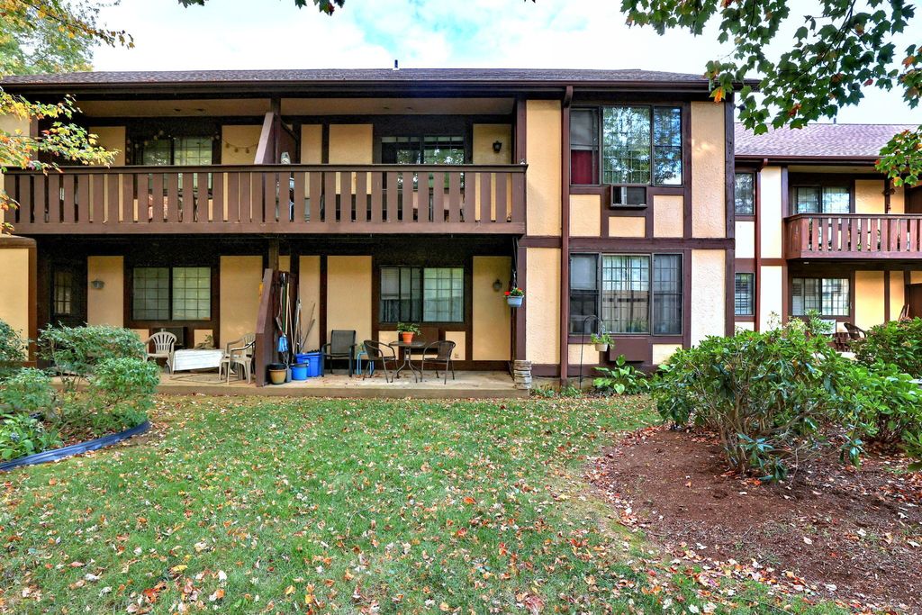 Photo of 210 Foxwood Lane #210, Milford, CT 06461 (MLS # 24133312)