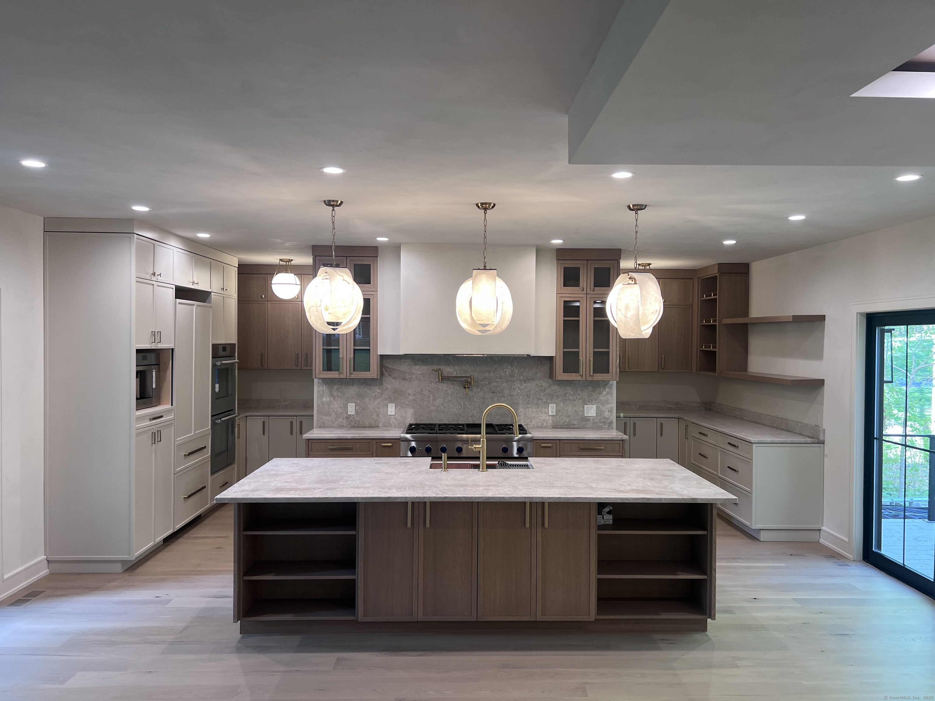 Property for Sale at Hitchcock Road, Westport, Connecticut - Bedrooms: 5 
Bathrooms: 4.5 
Rooms: 16  - $2,697,000