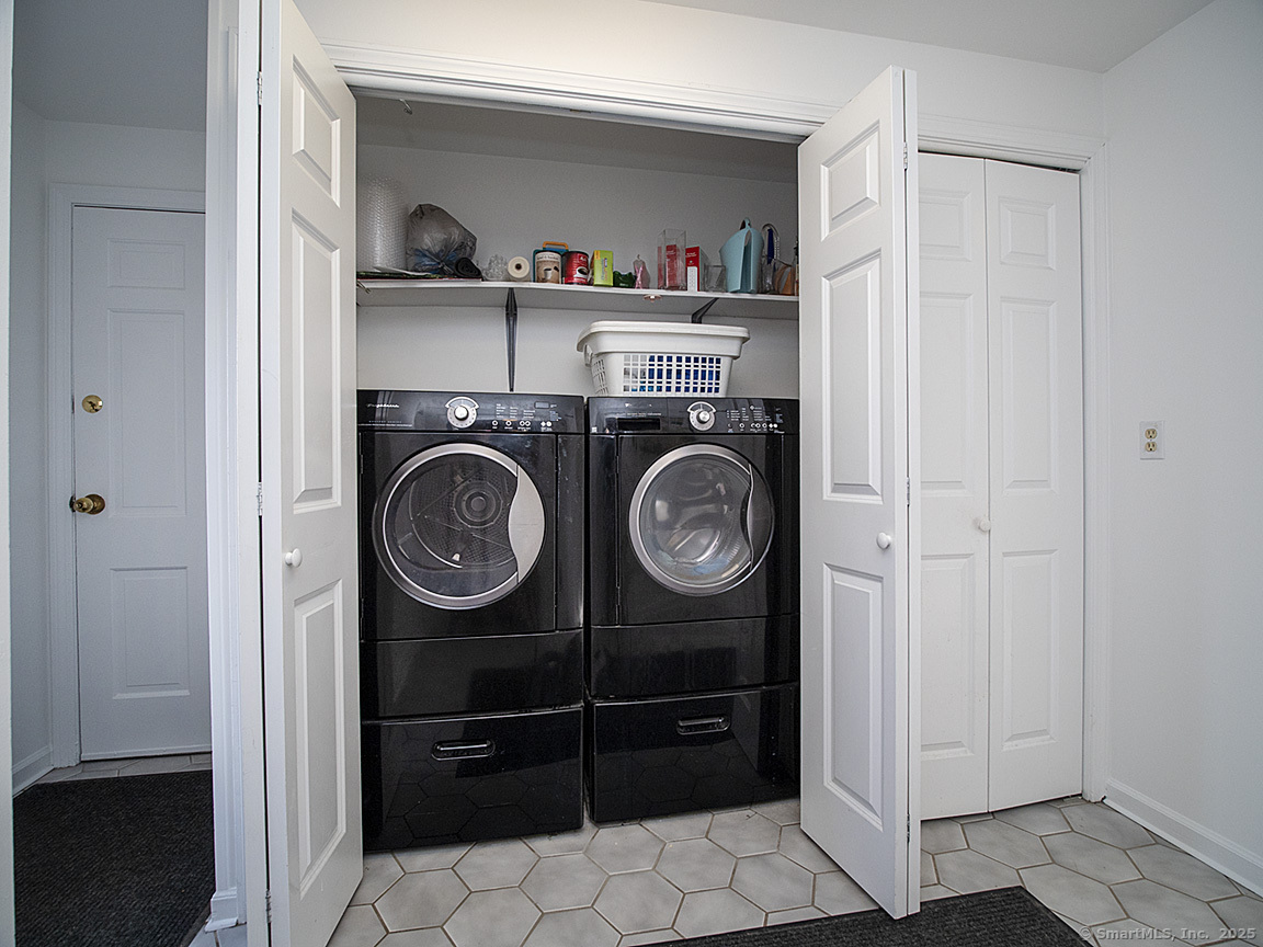 10 Edgehill Drive, Woodbridge, Connecticut image 22