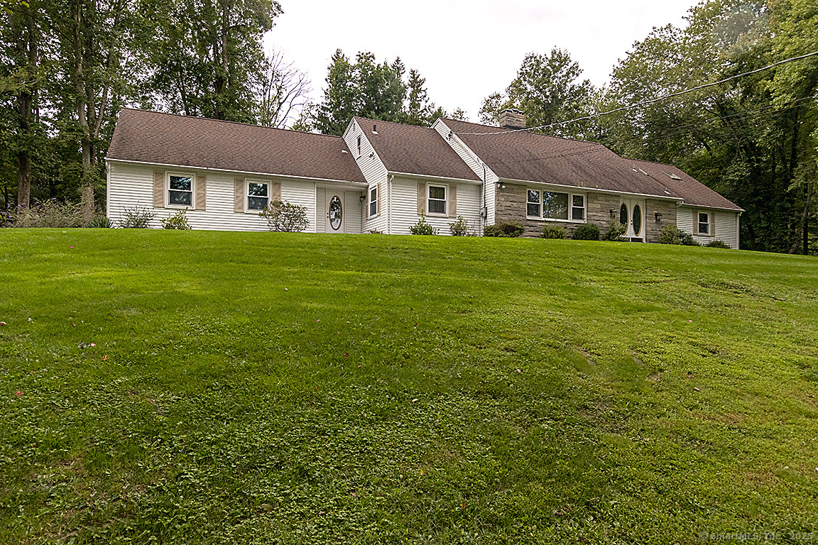 10 Edgehill Drive, Woodbridge, Connecticut image 2