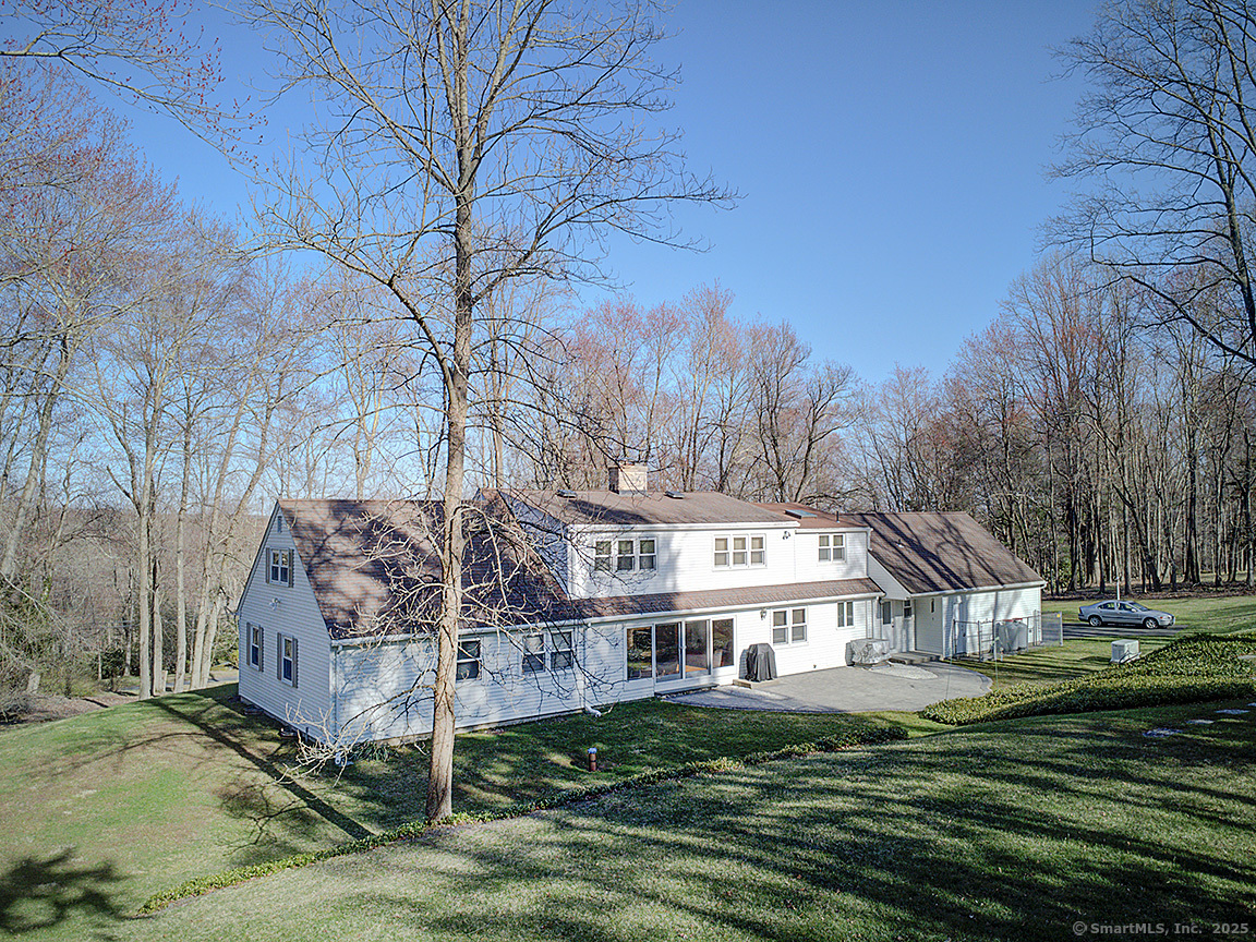 10 Edgehill Drive, Woodbridge, Connecticut image 4