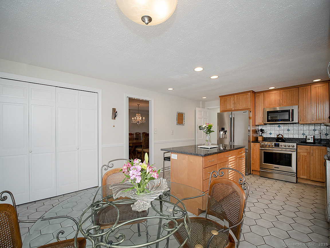 10 Edgehill Drive, Woodbridge, Connecticut image 20
