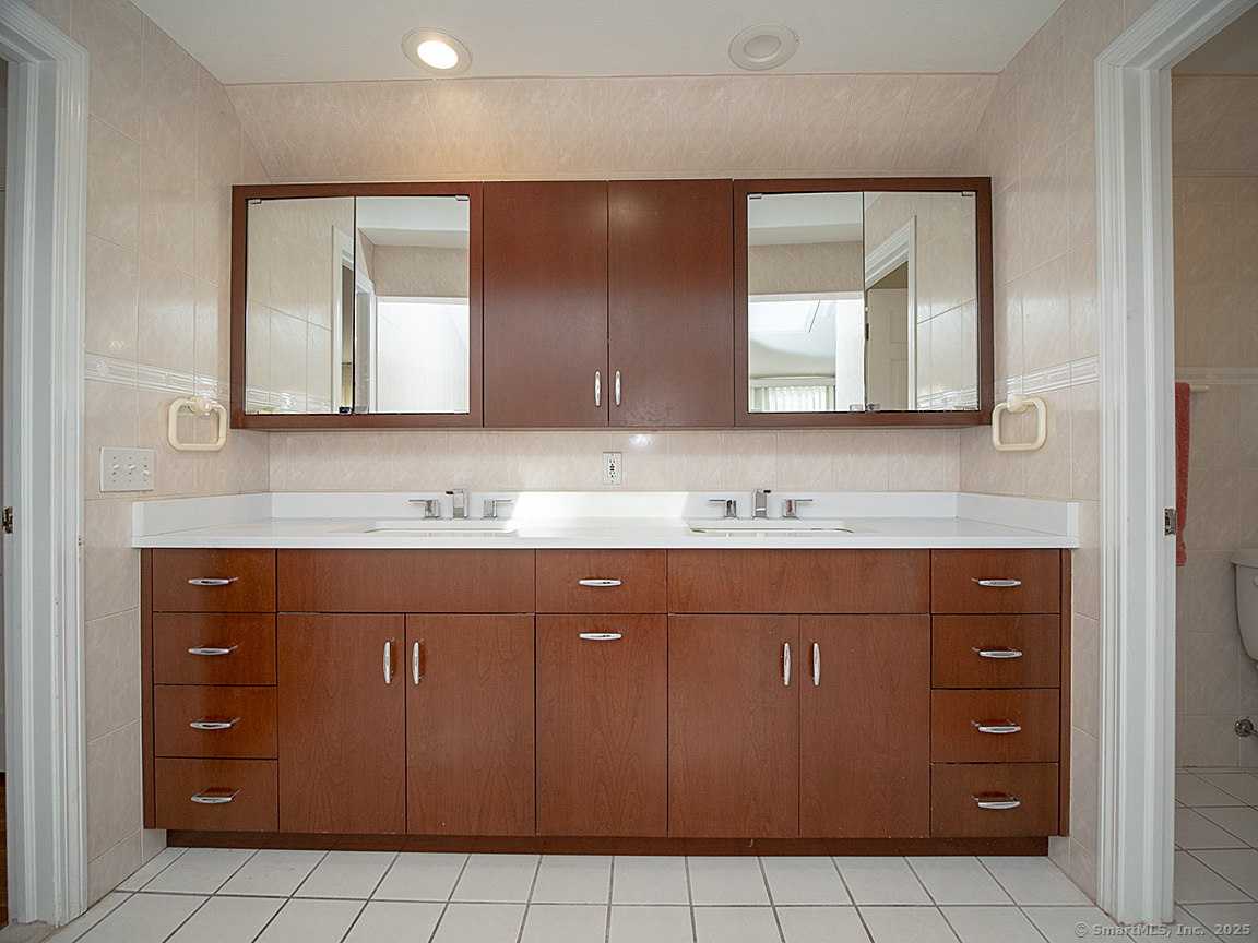 10 Edgehill Drive, Woodbridge, Connecticut image 37