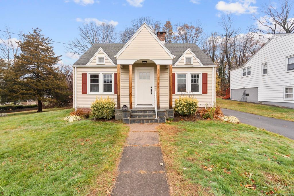 Photo of 29 Haywood Lane, Hamden, CT 06514 (MLS # 24139585)