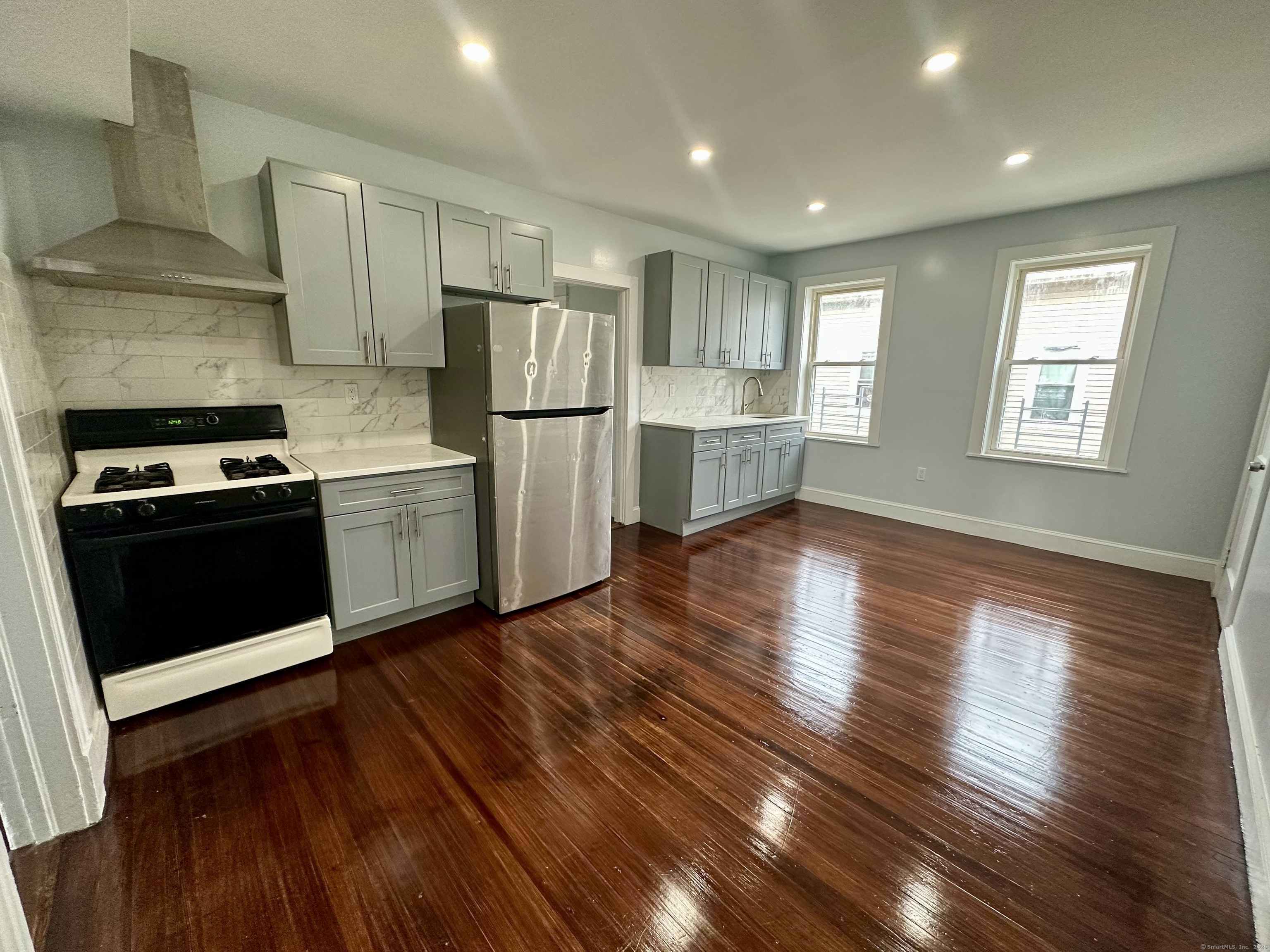 Rental Property at West Street 3rd Fl, New Britain, Connecticut - Bedrooms: 3 
Bathrooms: 1 
Rooms: 5  - $1,500 MO.