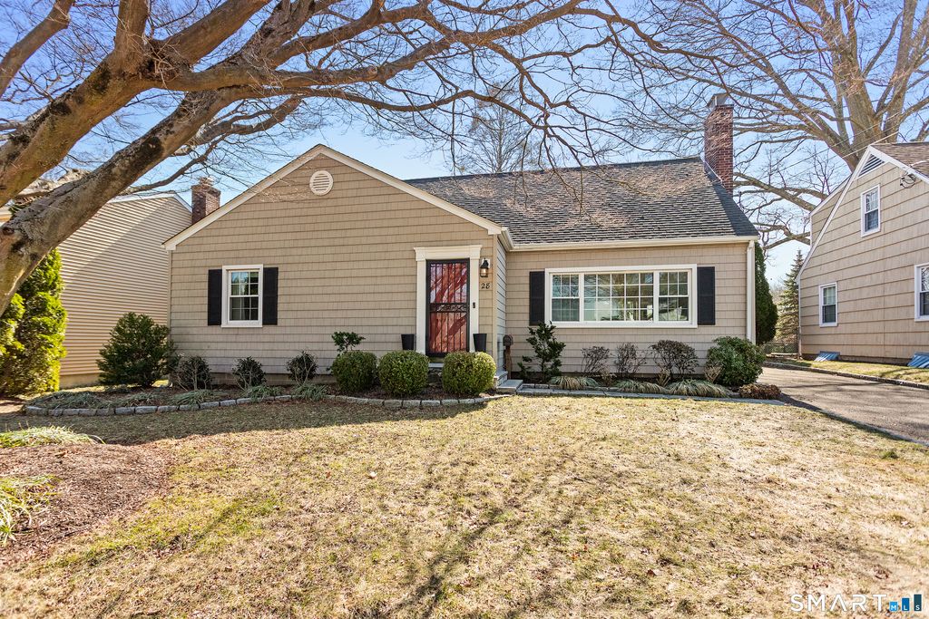 Photo of 28 Crestview Avenue, Stamford, CT 06907 (MLS # 24158926)