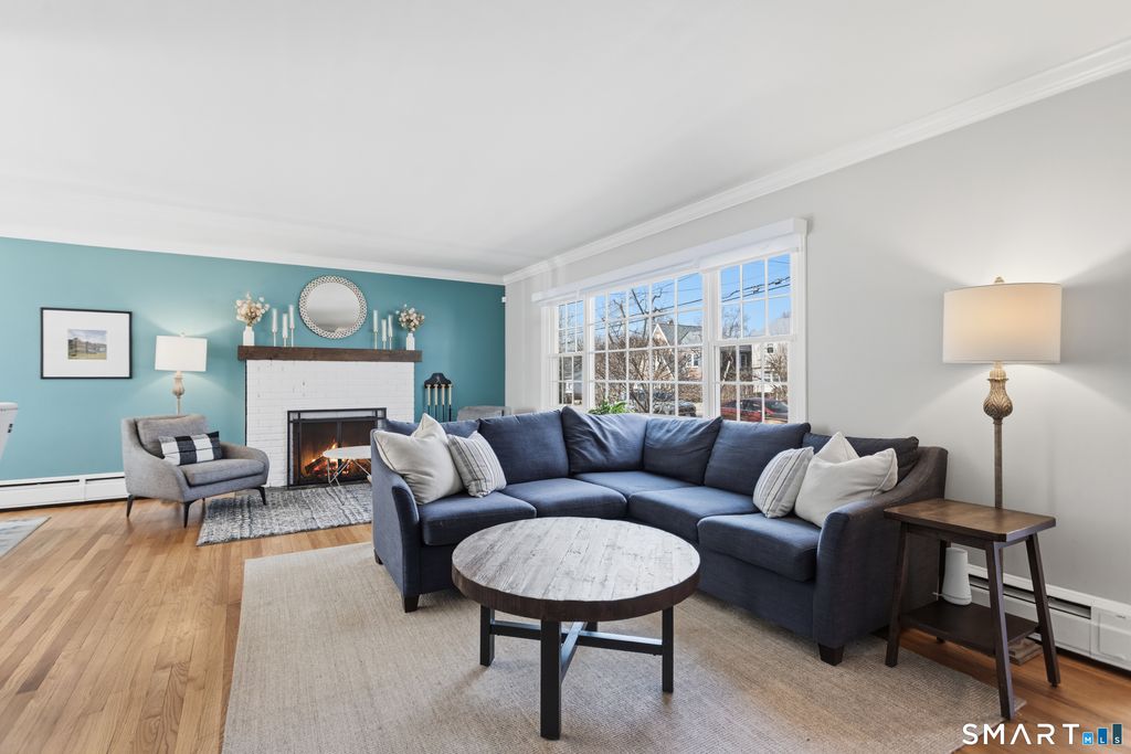 Photo of 28 Crestview Avenue, Stamford, CT 06907 (MLS # 24158926)