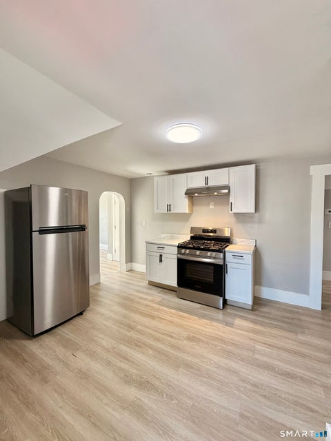 Multifamily For Rent - 121 Spring Street #3<br/> New Haven County, New Haven, CT 06519