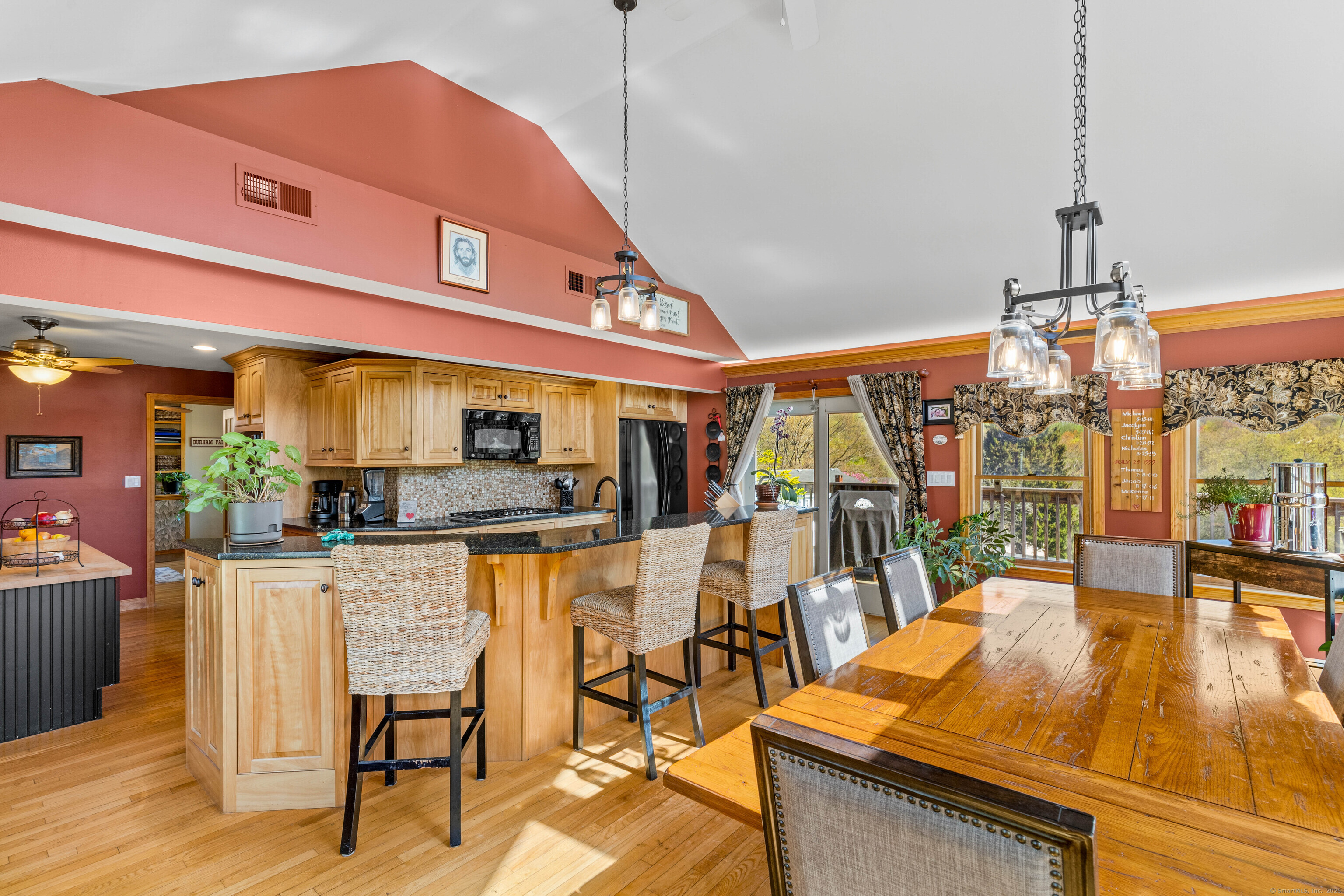 135 Maple Avenue, Montville, Connecticut image 19
