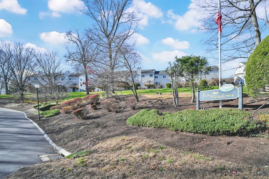 Photo of 1 Hunters Run #1, Cromwell, CT 06416 (MLS # 24140768)