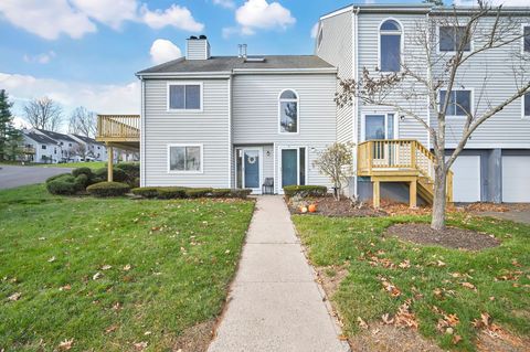 Tiny photo for 1 Hunters Run #1, Cromwell, CT 06416 (MLS # 24140768)