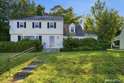 Homes For Sale - 11 Paxton Road<br/> Hartford County, West Hartford, CT 06107