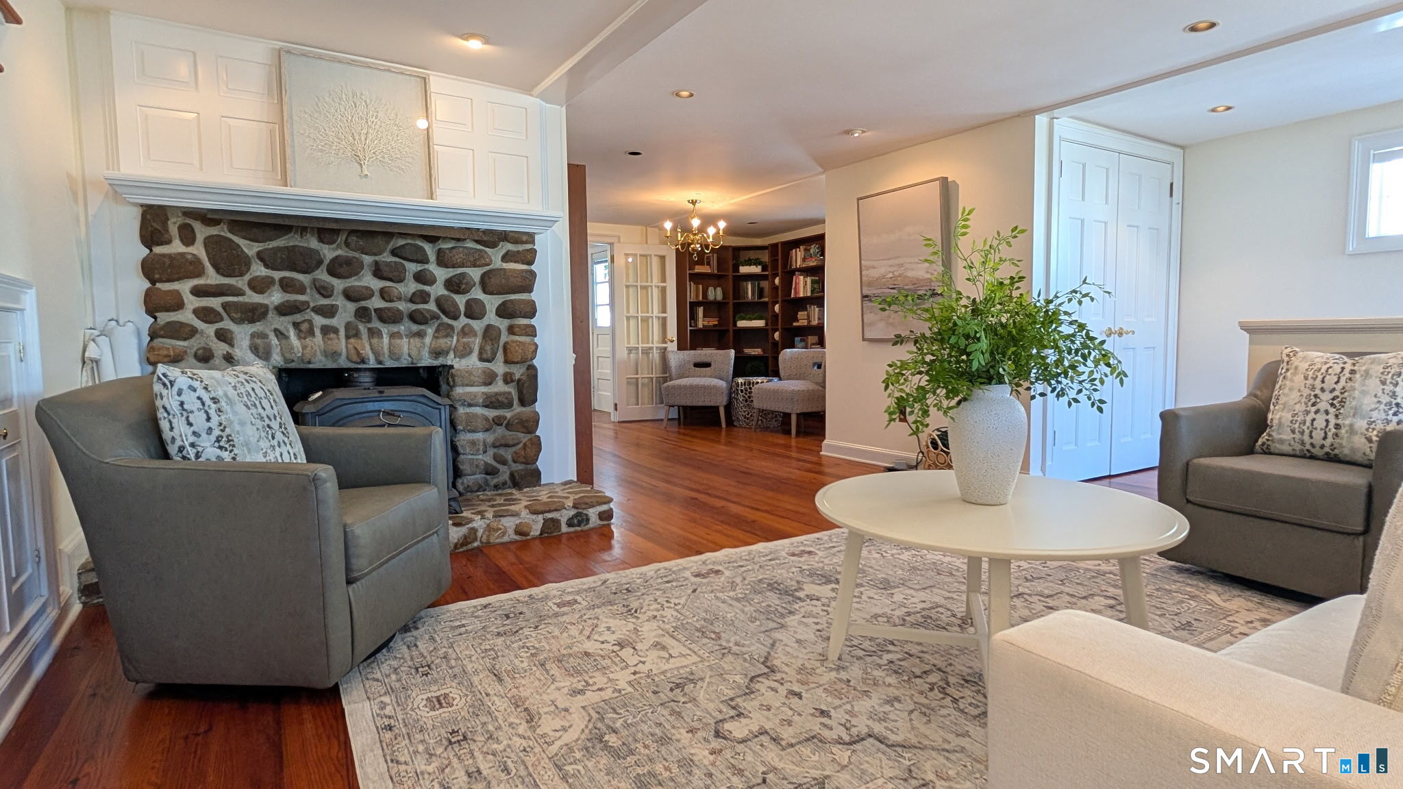 22 Hillside Avenue