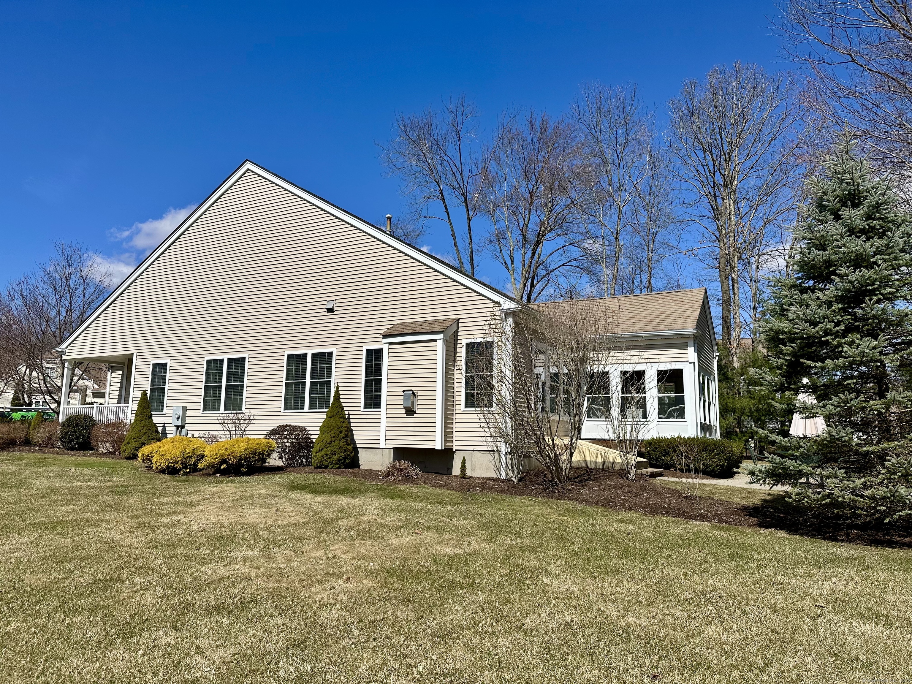 304 Fairway Drive #304, Oxford, Connecticut image 2