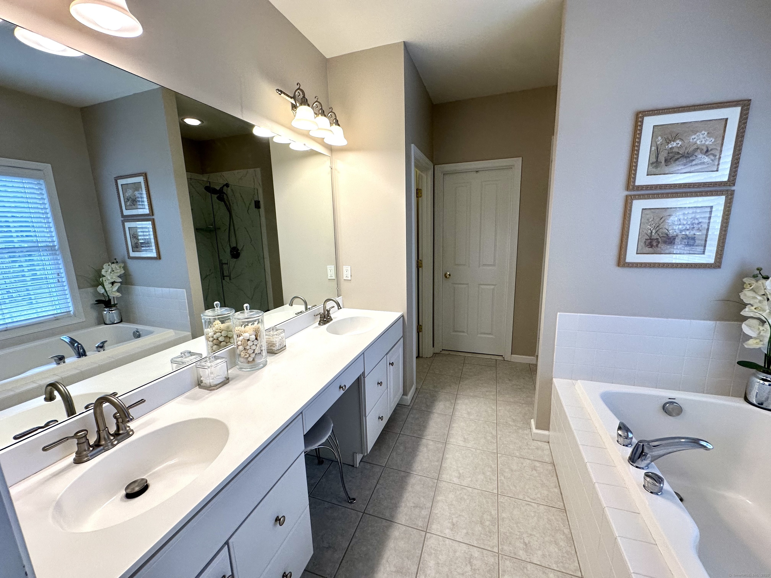 304 Fairway Drive #304, Oxford, Connecticut image 25