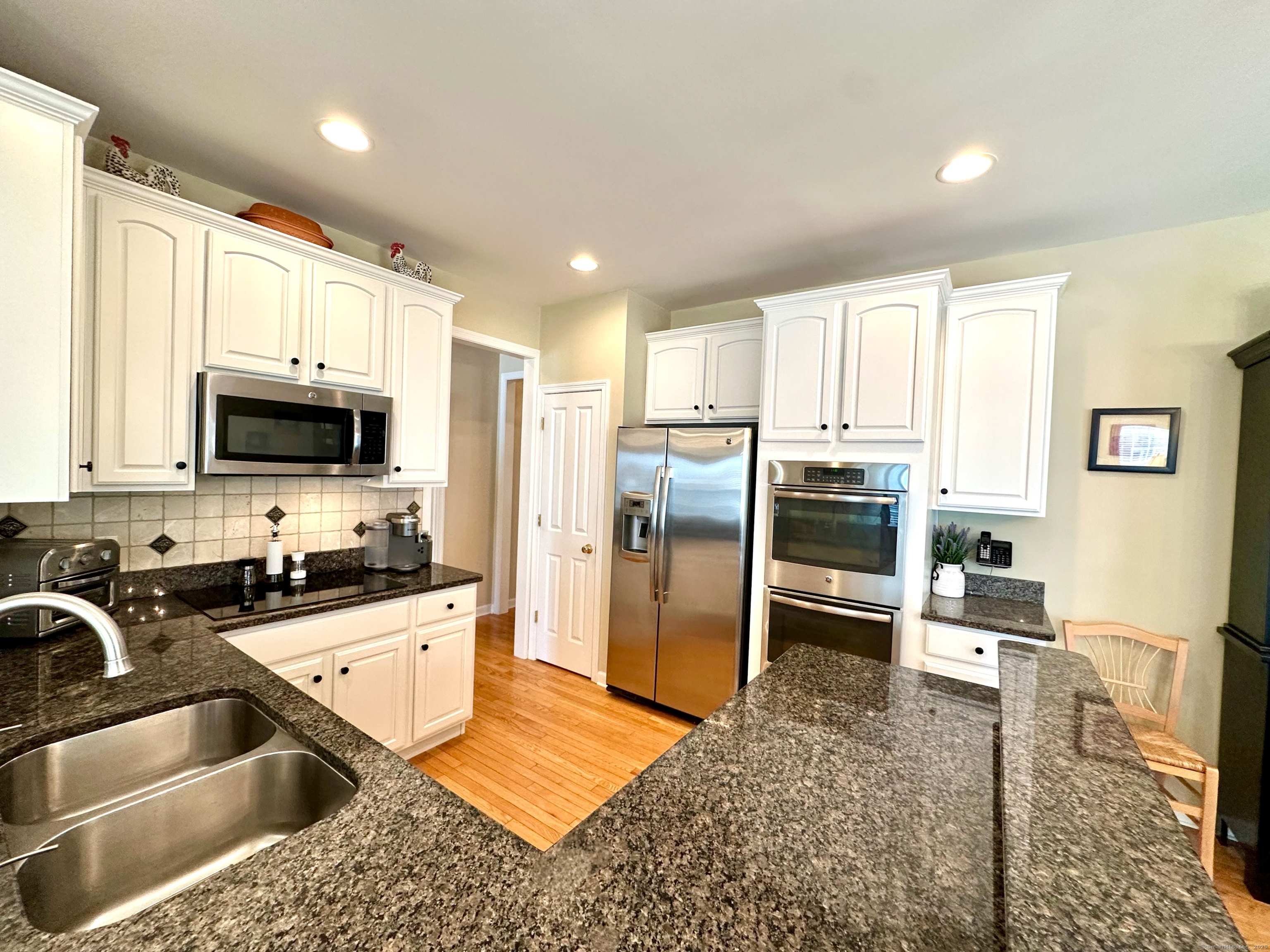304 Fairway Drive #304, Oxford, Connecticut image 16