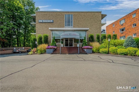 Condo For Rent - 115 S Main Street #C17<br/> Hartford County, West Hartford, CT 06107