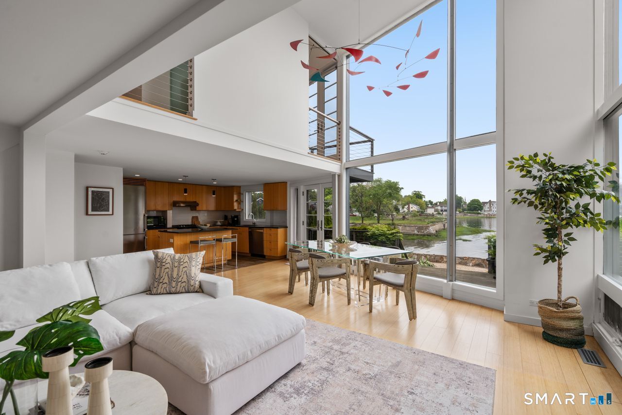 17 Seabreeze Place