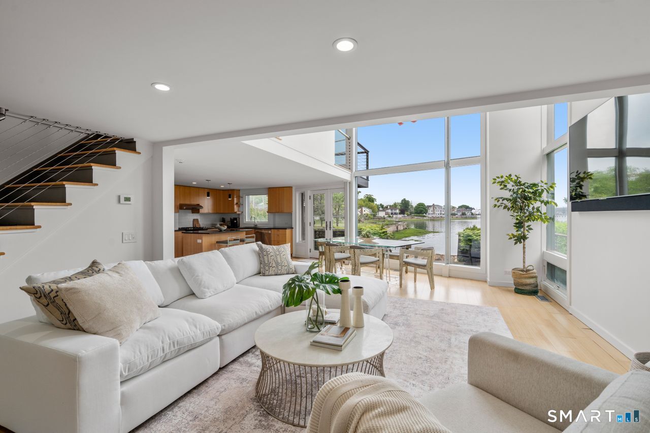 17 Seabreeze Place
