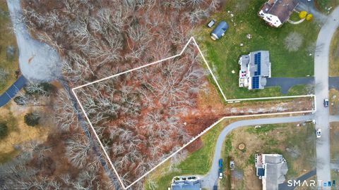 9 Arrowhead Trail Waterford CT 06385