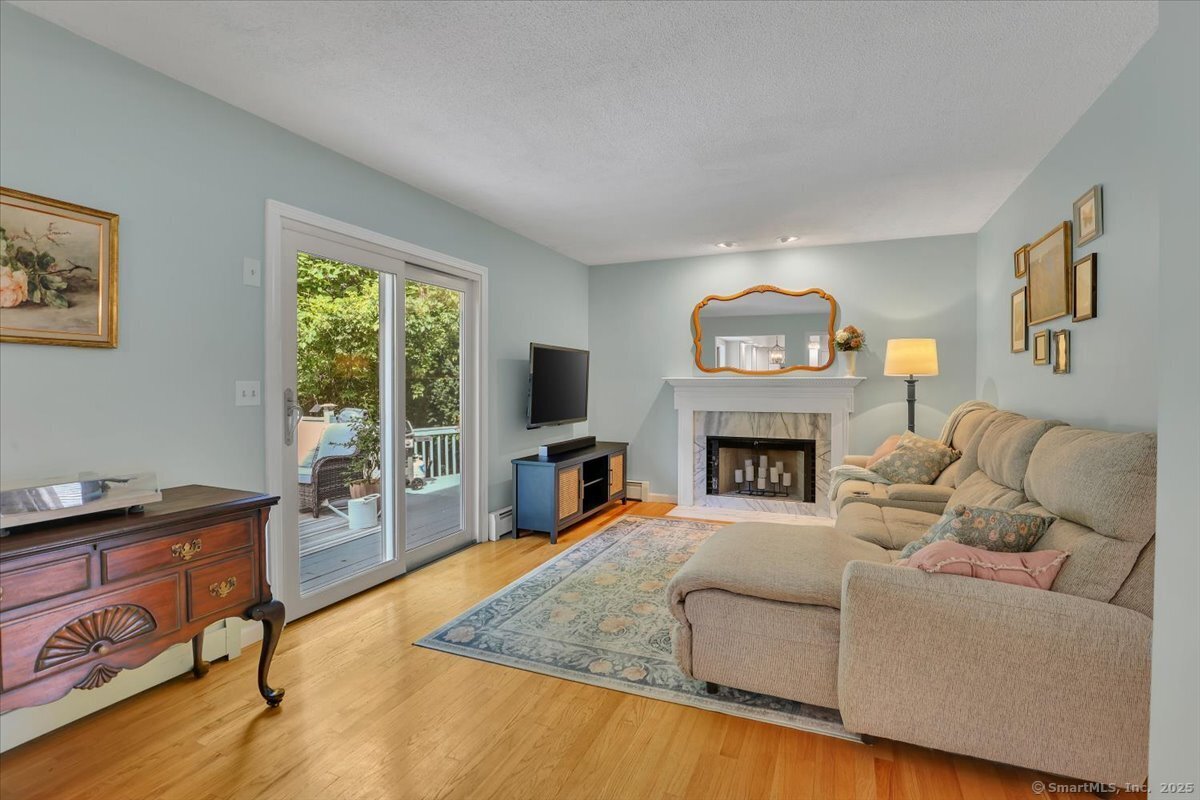 814 Glastonbury Turnpike