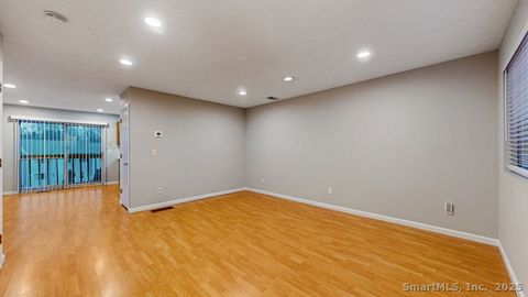 Tiny photo for 80 Country Lane #APT 40, Vernon, CT 06066 (MLS # 24143436)