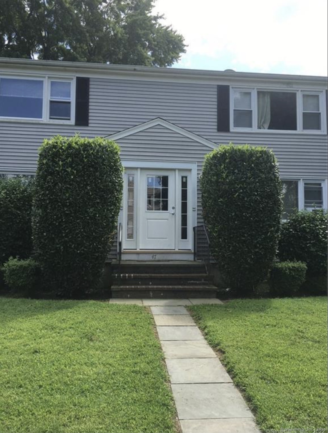 Park Street 1L, Stamford, Connecticut - 2 Bedrooms  
4 Bathrooms  
16 Rooms - 