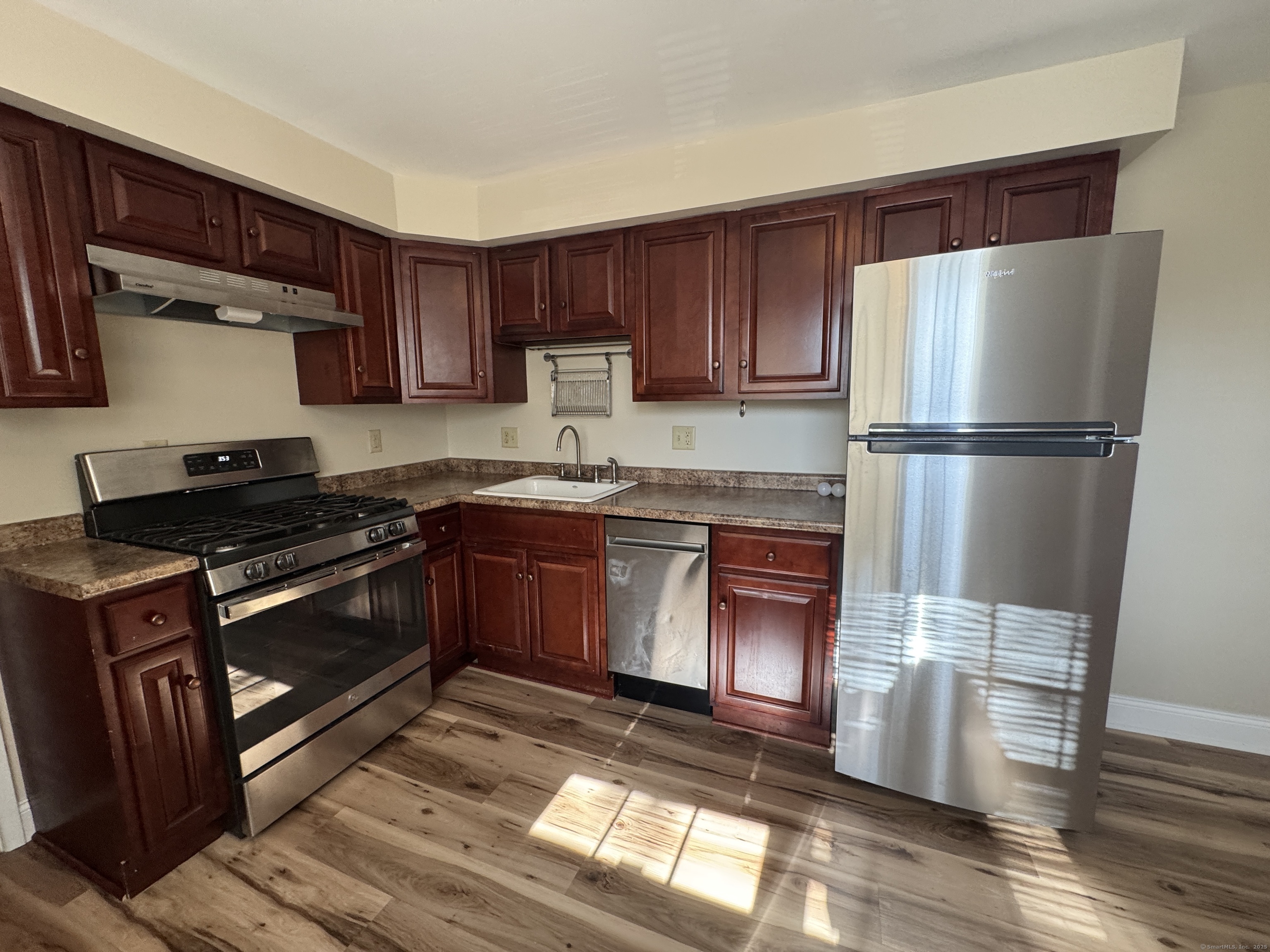 Griswold Street 3B, Glastonbury, Connecticut - 1 Bedrooms  
1 Bathrooms  
2 Rooms - 