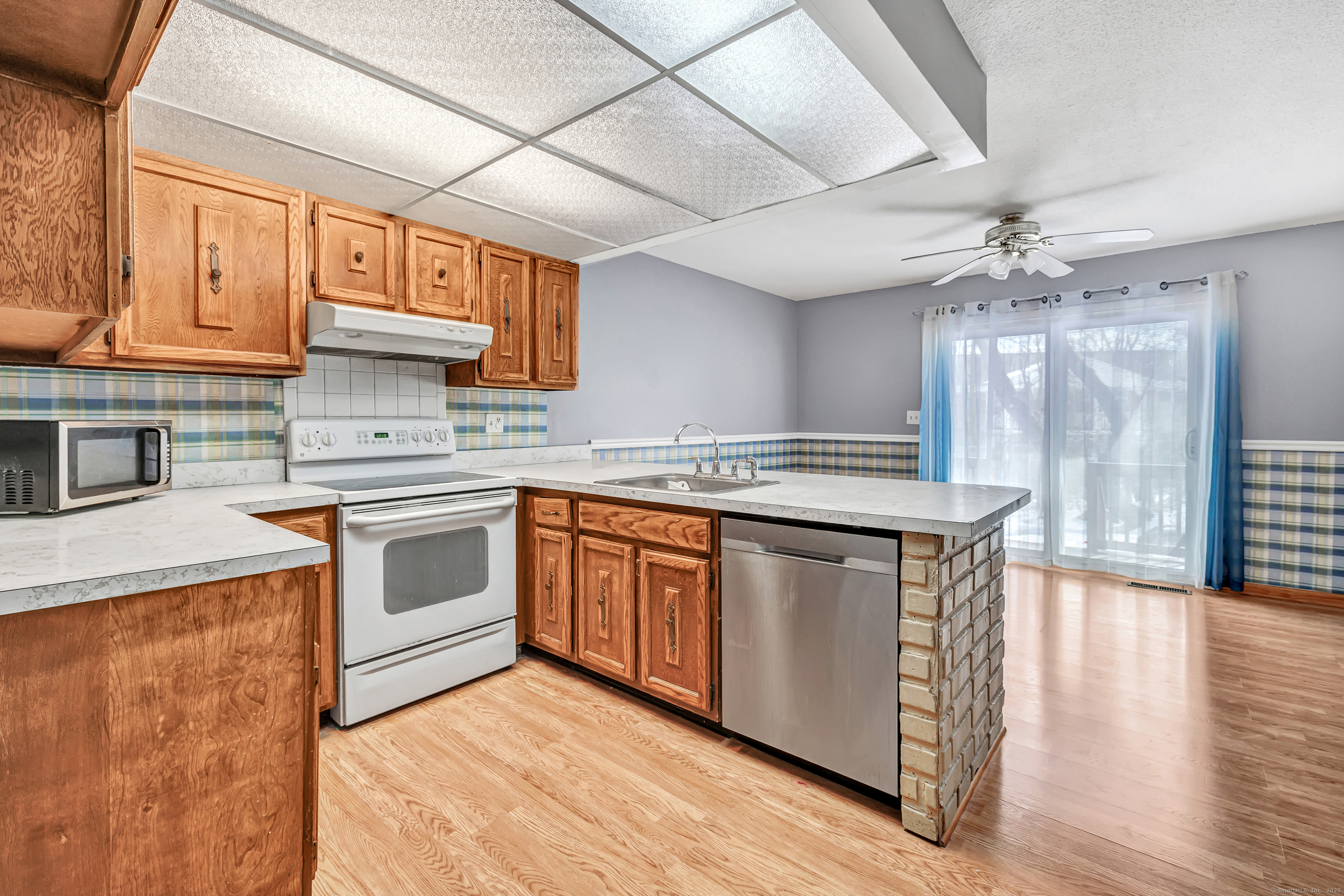 203 Edgemoor Road #APT F, Bridgeport, Connecticut image 17