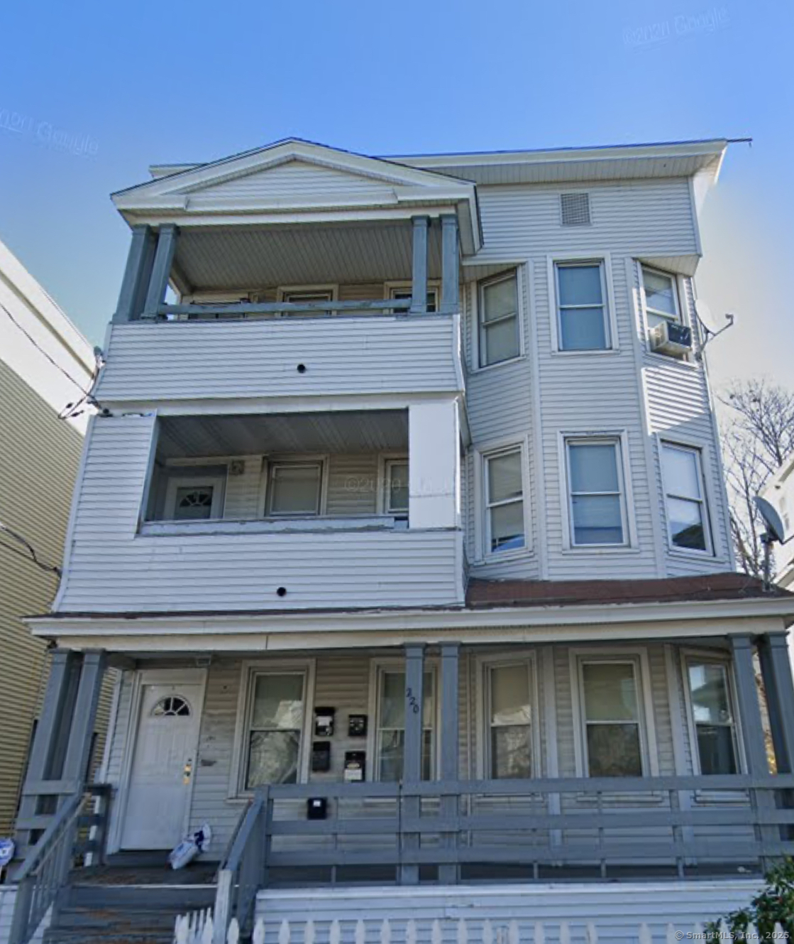 Rental Property at Sheridan Street 4, Bridgeport, Connecticut - Bedrooms: 4 
Bathrooms: 1 
Rooms: 7  - $2,900 MO.