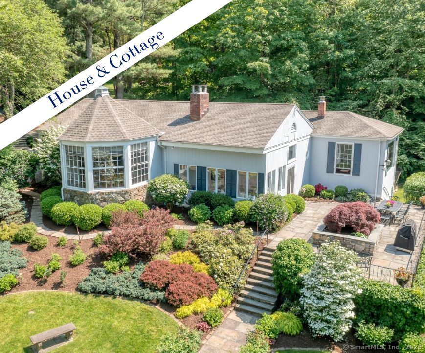 Old Stagecoach Road, Ridgefield, Connecticut - 4 Bedrooms  
3 Bathrooms  
11 Rooms - 