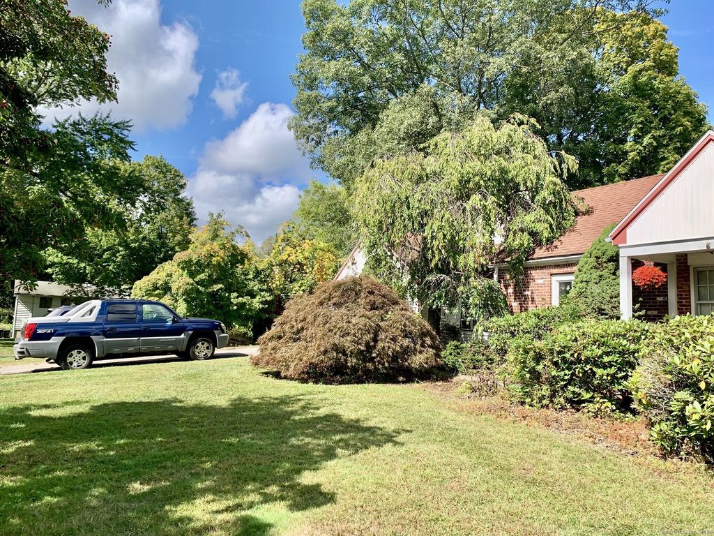 Photo of 5 Green Avenue, Danbury, CT 06810 (MLS # 24143196)