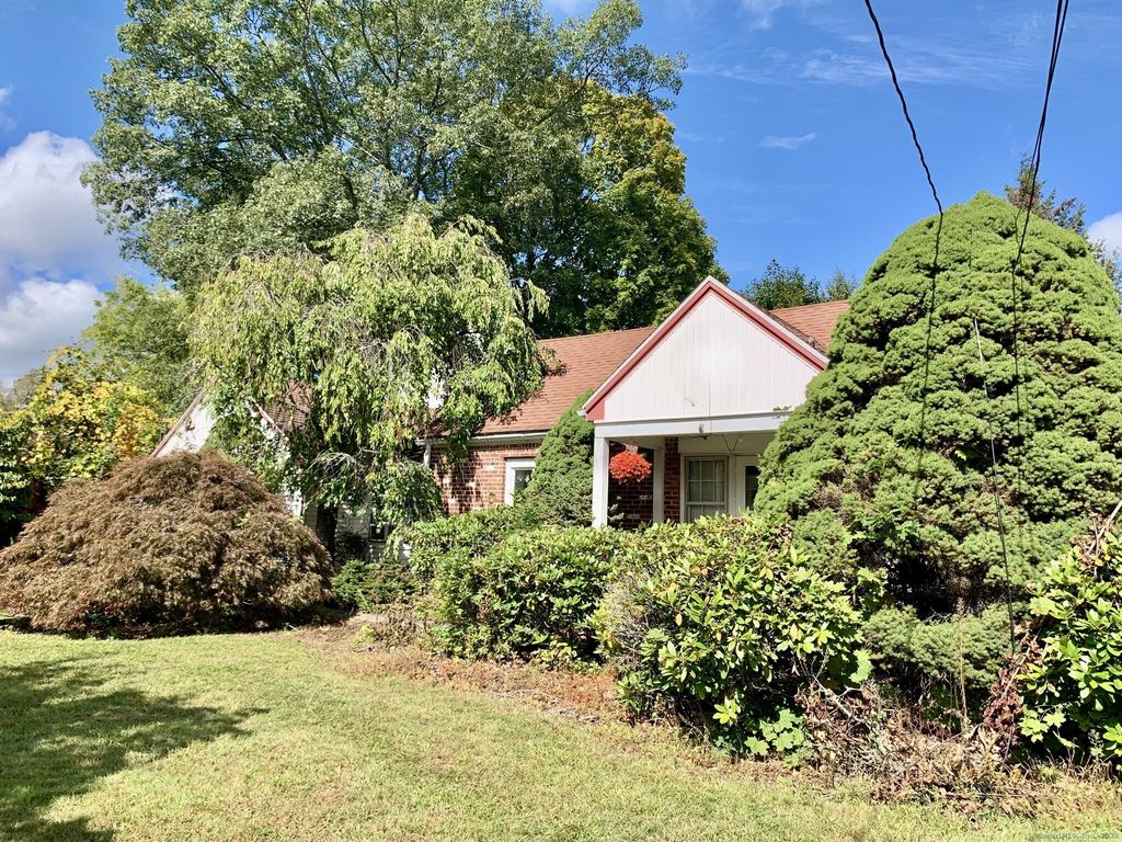 Photo of 5 Green Avenue, Danbury, CT 06810 (MLS # 24143196)