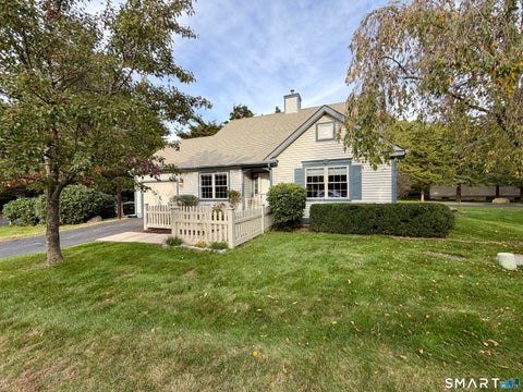 Photo of 2 Meetinghouse Lane, East Lyme, CT 06357 (MLS # 24213716)