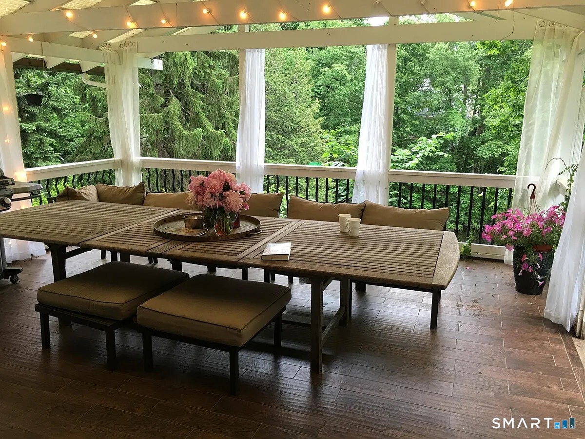 26 Sport Hill Parkway