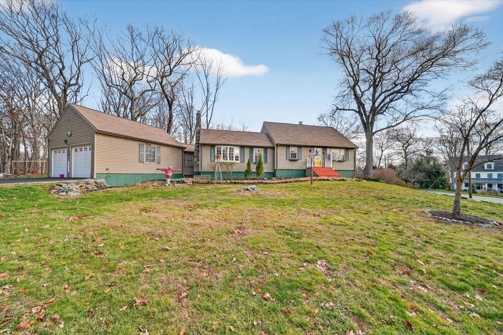 Photo of 246 Romanock Road, Fairfield, CT 06825 (MLS # 24142356)